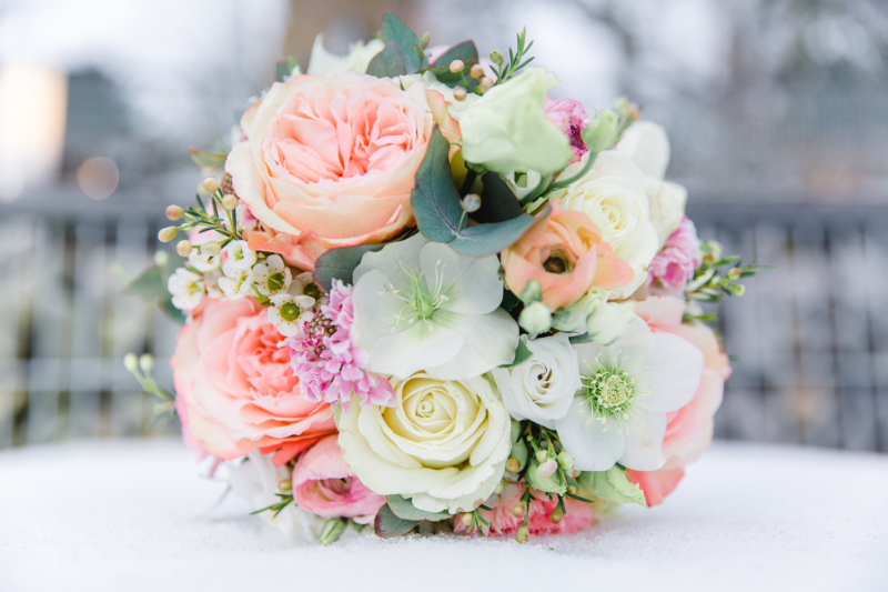 wedding flowers by sarahandsamuelphotography